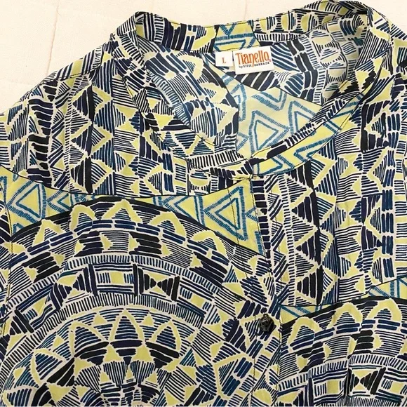 Tianello Green Geometric Button Down Shirt - Picture 4 of 7